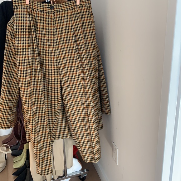 Two piece patterned suit - Picture 2 of 13
